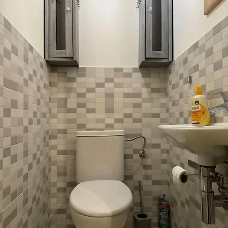 Joy Iordan 7 Apartment *